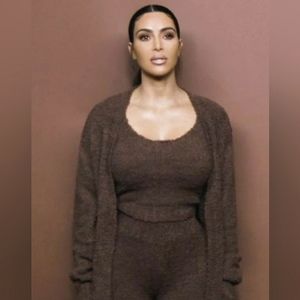 SKIMS 2 Piece Lounge Set Kim Kardashian